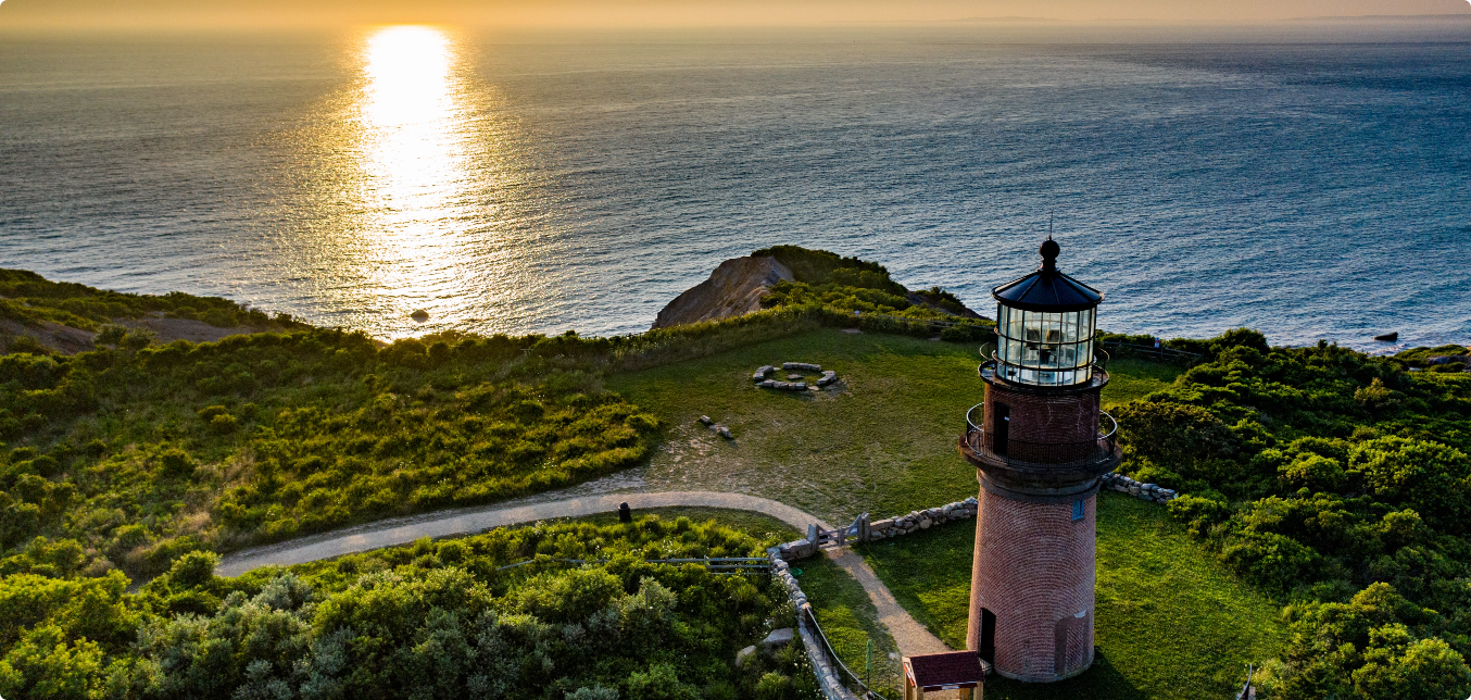 Marthas vineyard lighthouse and ocean view